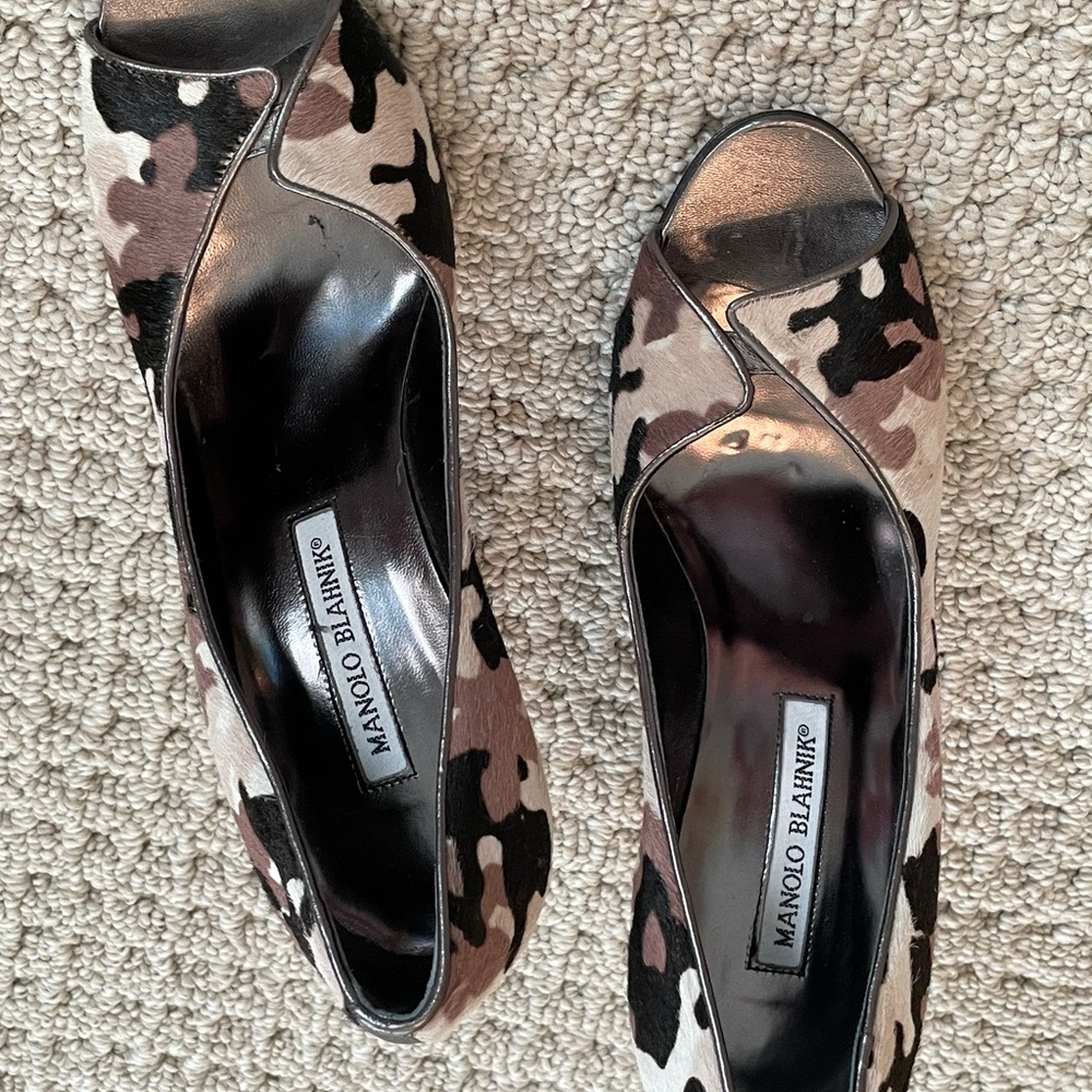 Manolo Blahnik camo heels EUC!